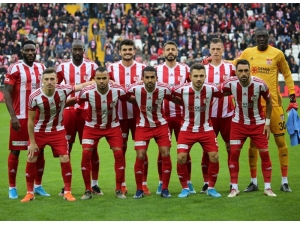 Sivasspor’da 4 Futbolcu Sarı Kart Sınırında