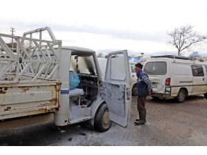 Halk Pazarında Park Halindeyken Yanan Kamyonet, Paniğe Neden Oldu