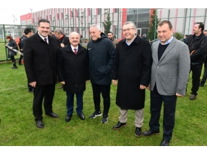 Vali Çakacak Ve Rektör Çomaklı’dan Eskişehirsporlu Futbolculara Ziyaret