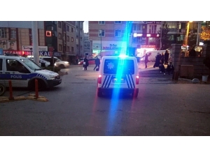 Esenyurt’ta Kurusıkı Tabancayla Tehdit Ederek Telefon Gasp Ettiler