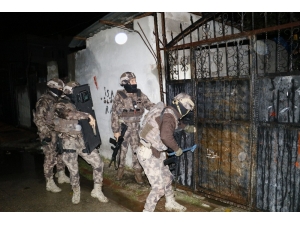 Adana’da Deaş Operasyonu: 5 Gözaltı