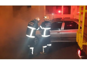 Park Halindeki Otomobil Yandı