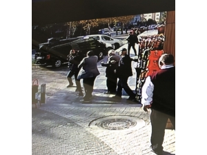 Haraç Almak İçin Geldiler, Dayak Yeyip Gittiler