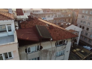 Şişli’de 6 Katlı Binanın Çatı Katında Çökme: 3 Yaralı