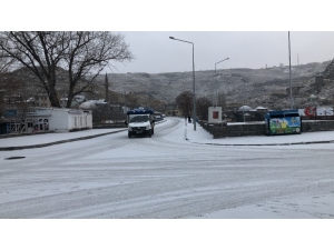 Kars’ta Kar Yağışı Etkili Oluyor