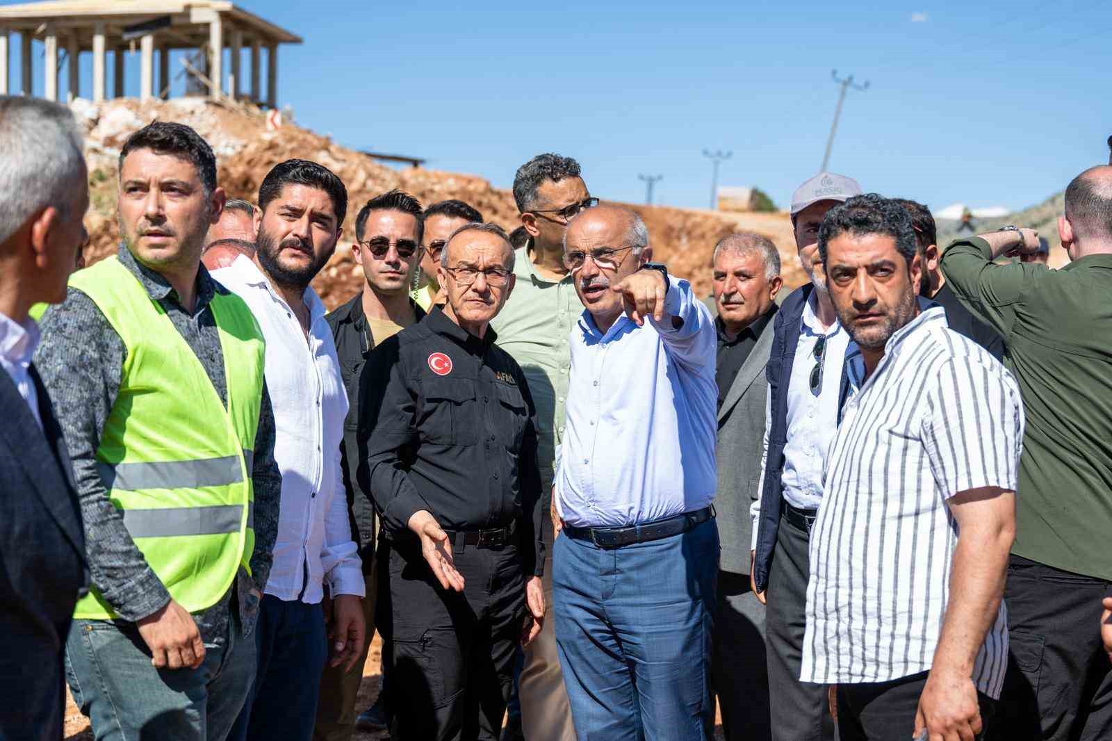 baskan-er-dogansehir-de-deprem-konutlarini-inceledi
