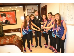 Kaymakam Yalçın, İl Birincisi Sporcuları Kabul Etti