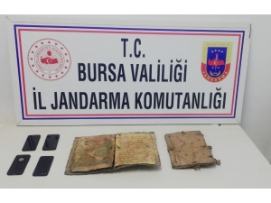 Bin Yıllık İncil’i Satarken Yakalandılar