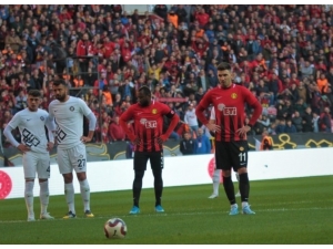 Eskişehirspor’da Milinkovic İle Yollar Ayrıldı