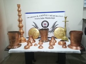 Trabzon’da Camilerden Çalınan Tarihi Eserler Ele Geçirildi