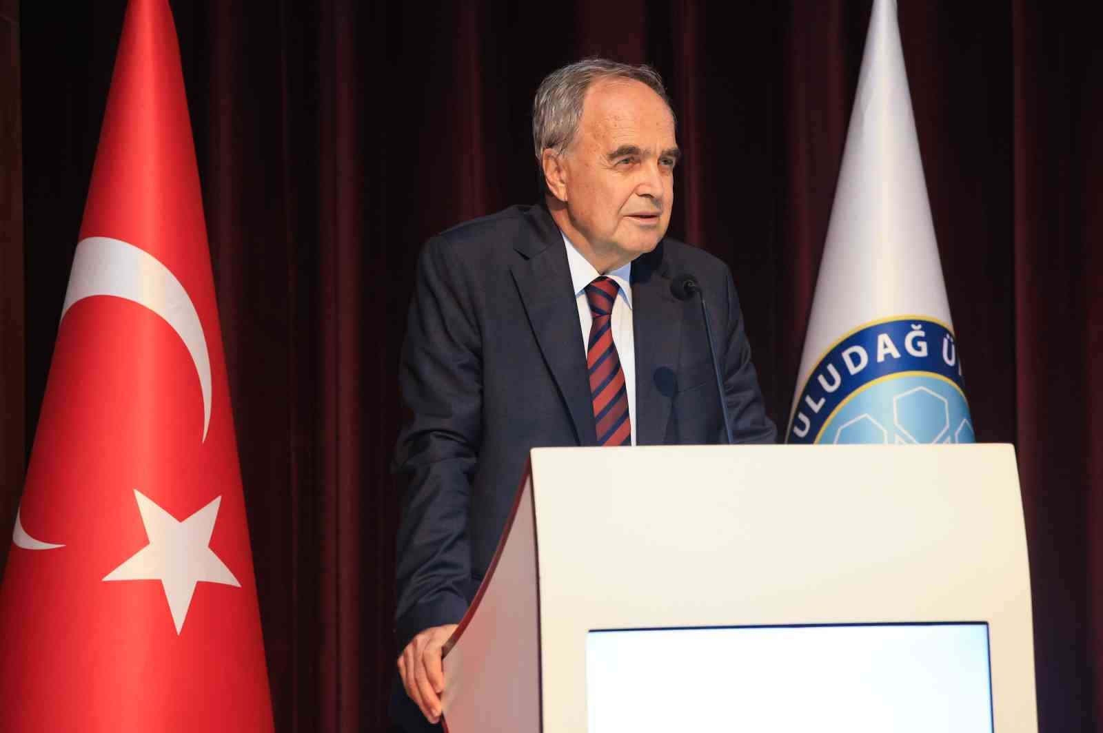 buu-tip-fakultesinde-yeni-egitim-ogretim-yili-ilk-ders-toreniyle-basladi