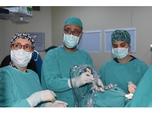 12 Yaşındaki Çocuğun Testislerinden 350 Gram Ağırlığında Taş Çıkartıldı