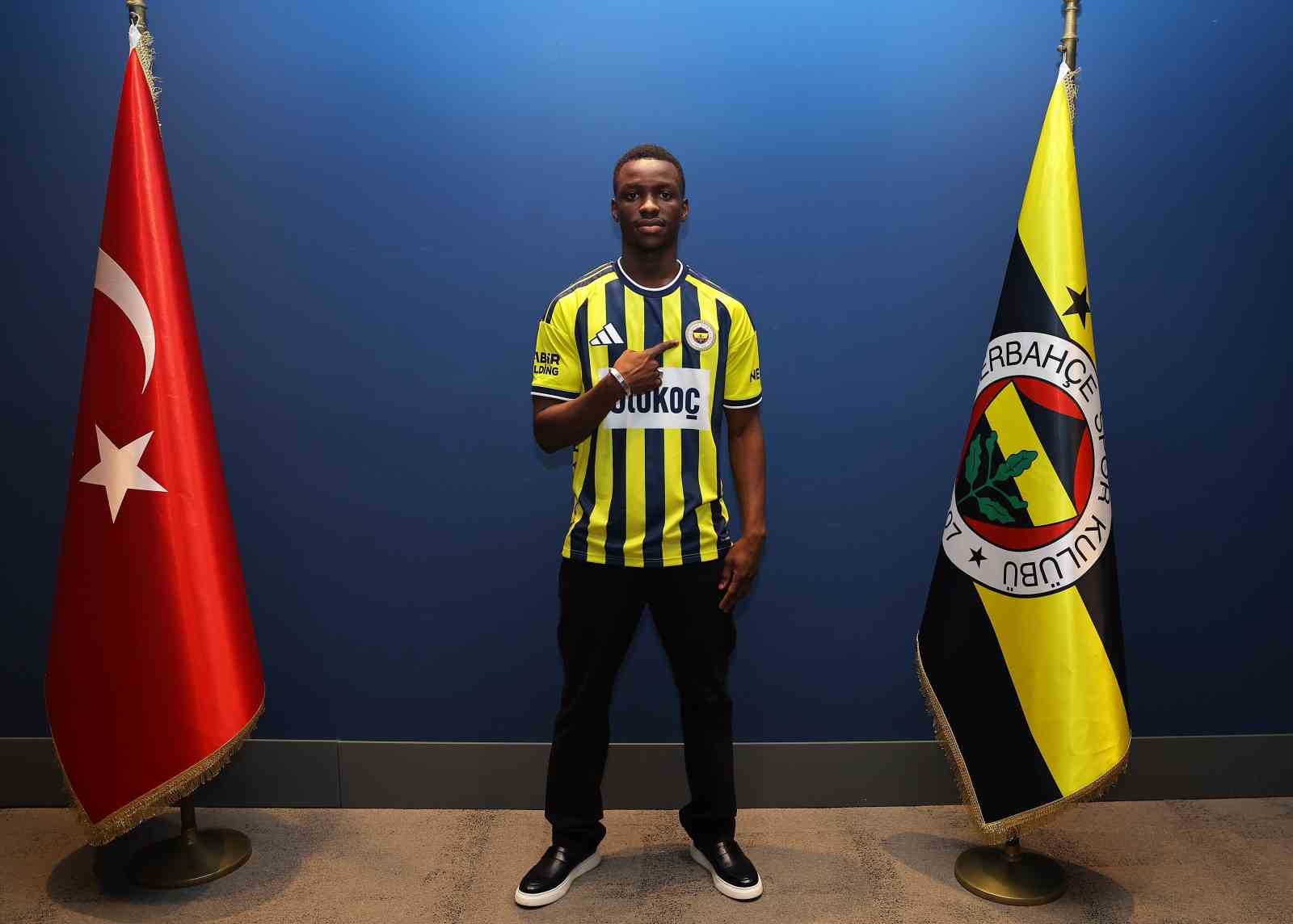 fenerbahce-genc-yetenek-amara-diouf-ile-sozlesme-imzaladi