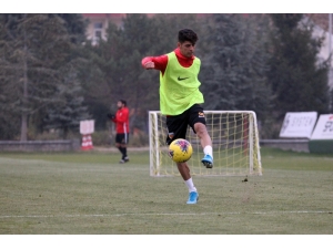 Kayserispor Alt Yapıdan Taner Gümüş İle 5 Yıllık Sözleşme İmzaladı