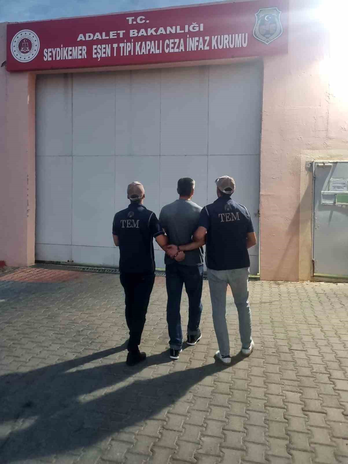 6-yil-10-ay-hapis-cezasi-bulunan-feto-uyesi-ihrac-polis-yakalandi