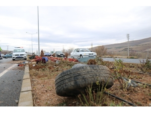 Cenazeye Giden Aile Kazada Yok Oldu