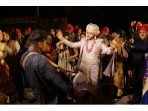 Antalya’da 3 Gün 3 Gece Süren Masalsı Hint Düğünü