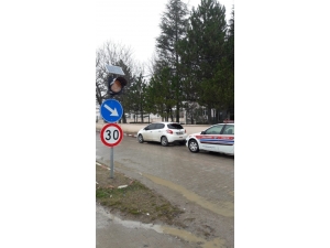 Şuhut’ta Trafik Işık Levhaları Değiştirildi