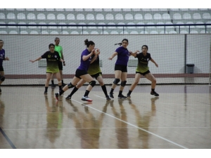 Hentbol Kadınlar Türkiye Kupası: Üsküdar Belediyesi: 34 - Aksaray Belediyesi: 22