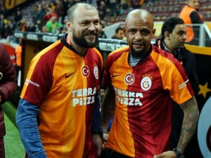 Felipe Melo Ve Tomas Ujfalusi’ye Plaket
