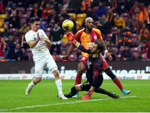 Süper Lig: Galatasaray: 2 - Ankaragücü: 2 (Maç Sonucu)