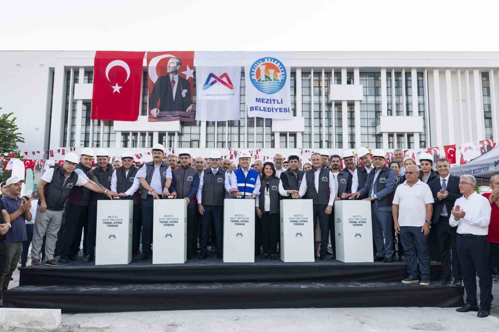 mersin-de-138-milyon-liralik-kent-meydaninin-temeli-atildi