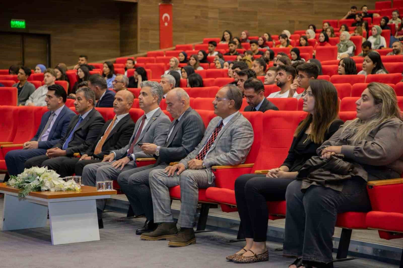 ebyu-de-yeni-ogrencilere-oryantasyon-programi-duzenlendi