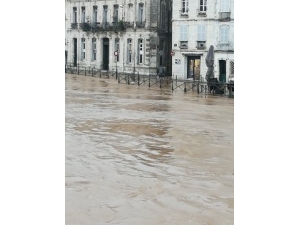 Fransa’da Sel Felaketi: 2 Ölü, 5 Yaralı