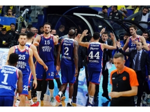 Anadolu Efes Durdurulamıyor