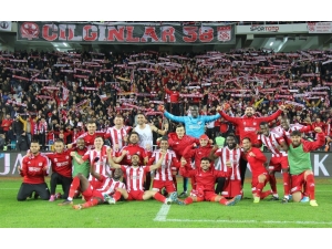 Sivasspor’dan Maç Sonu Büyük Sevinç