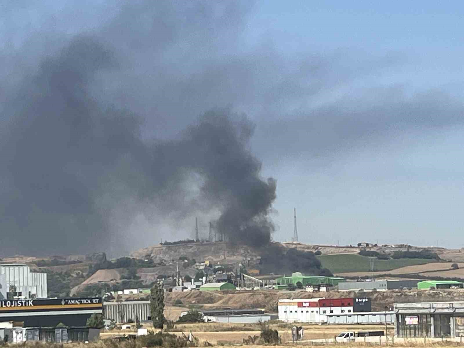 tekirdag-da-atik-tesisinden-kara-dumanlar-yukseldi