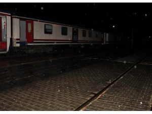 Elazığ’da Duran 104 Yolculu Tren 10 Saat Sonra Hareket Etti
