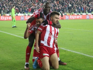 Fernando Ve Emre Gol Sayısını 6’ya Yükseltti