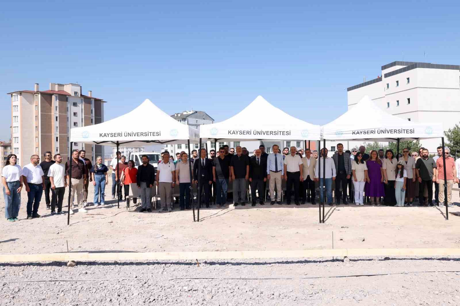kayseri-universitesi-nde-bilisim-teknolojileri-myo-binasinin-temel-atma-toreni-gerceklestirildi