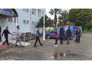 İzmir’de 39 Düzensiz Göçmen Yakalandı