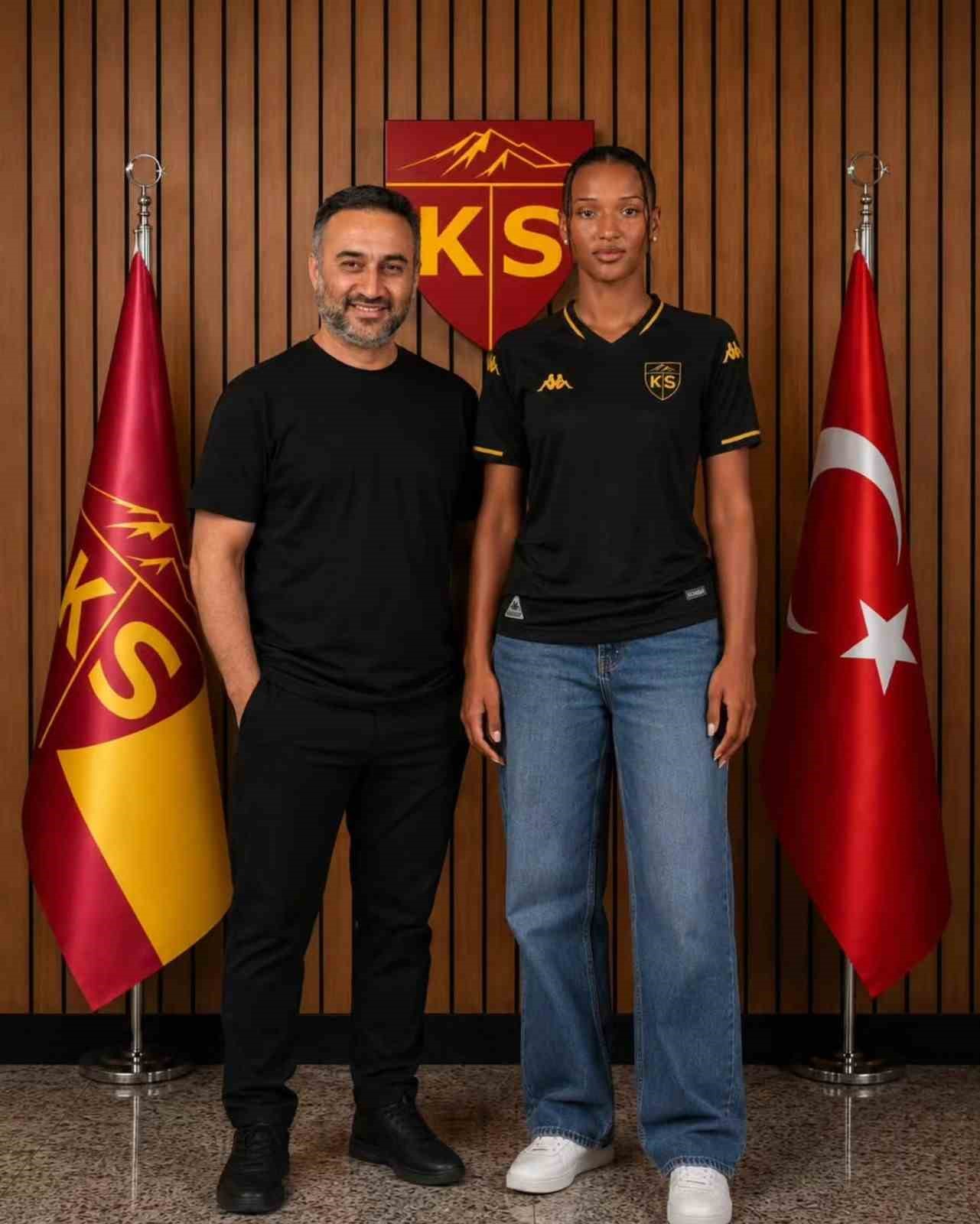 haiti-milli-takim-forveti-laurie-ann-mose-kayseri-de