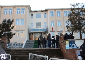 Varto Belediye Başkanı Karaaslan Gözaltına Alındı