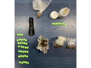 Polis Evi Saatlerce İzledi Uyuşturucuyu Bulup Kadını Yakaladı