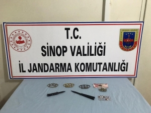 Jandarma Aranan Şahsı Yakaladı