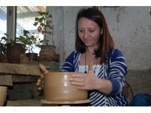 Başkan Zekiye Tekin Çömlek Başında