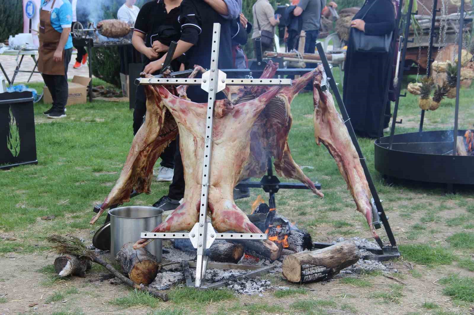 corum-da-gastronomi-soleni-hem-damaklara-hem-gozlere-hitap-etti