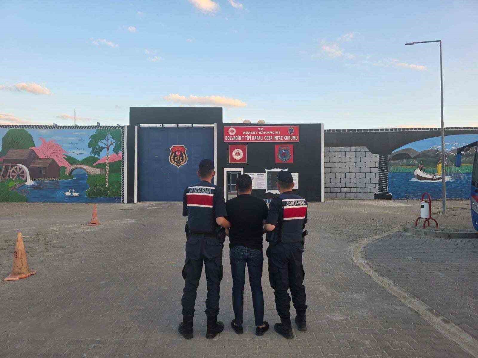 jandarma-cesitli-suclardan-aranan-43-kisiyi-yakaladi