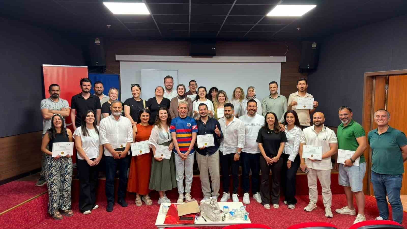 mardin-valiligi-proje-ekibinden-avrupa-birligi-projelerine-yonelik-onemli-egitim