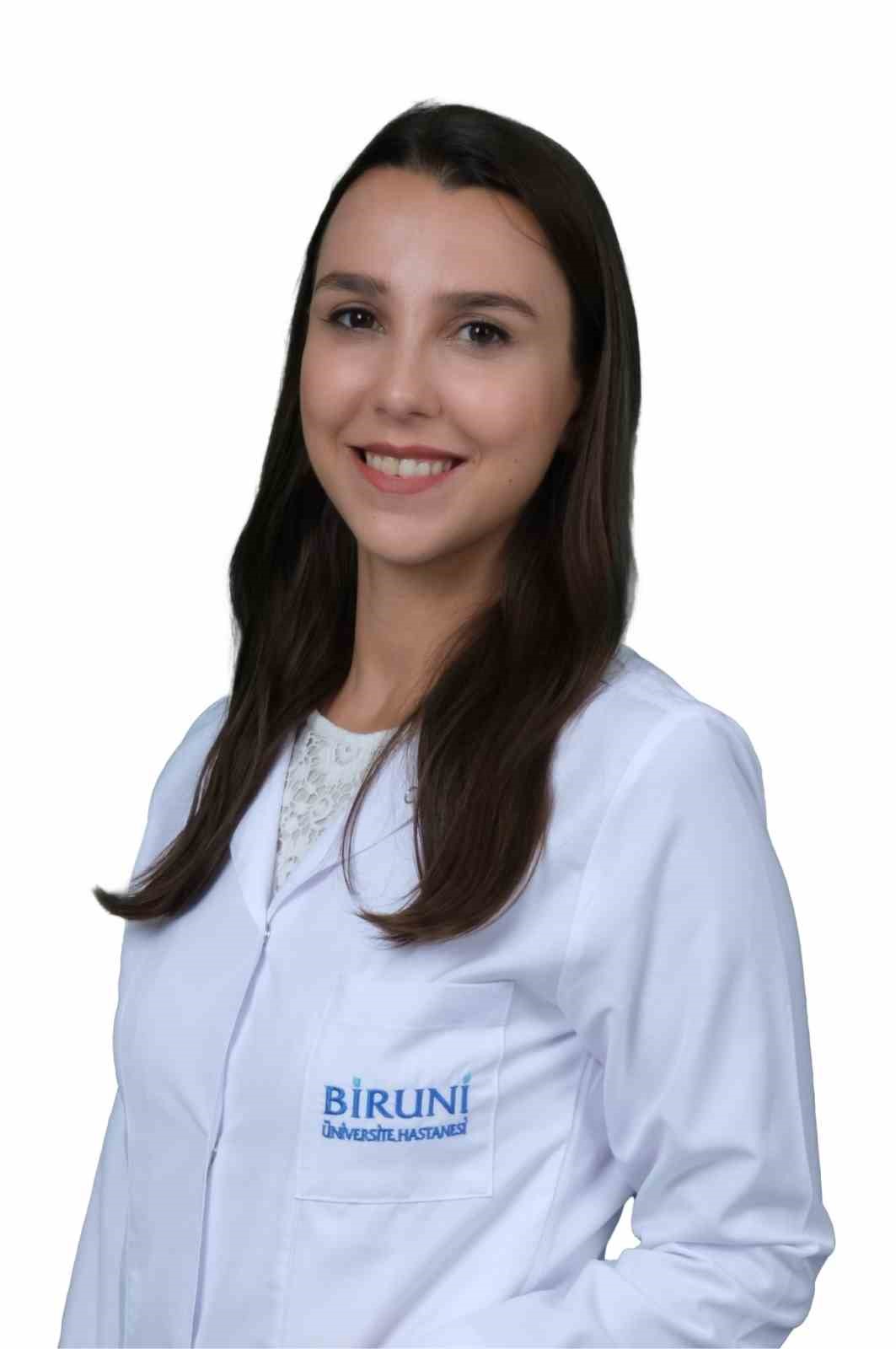 uzmani-uyardi-gunes-lekesi-sandiginiz-belirti-cilt-kanseri-olabilir