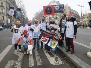 Fransa’da Grev 13. Gününde Sürüyor