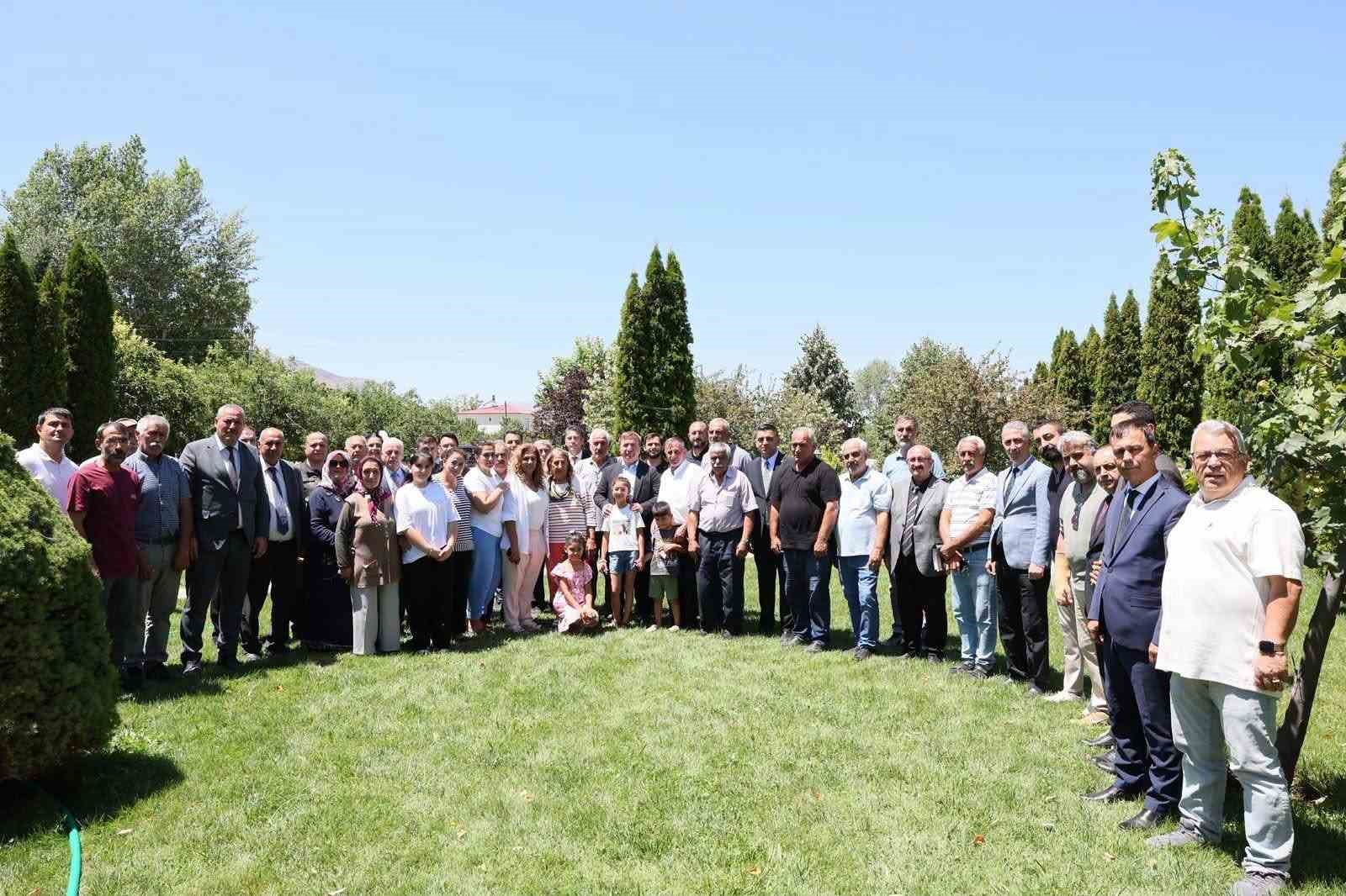 vali-aydogdu-cataloren-koyunde-talepleri-yerinde-dinledi