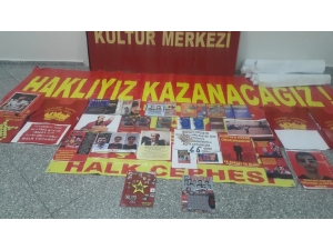 Ankara Cumhuriyet Başsavcılığı, Dhkp/c Terör Örgütü İçerisinde Faaliyet Yürüten Ve Dönüşümlü Açlık Grevi Eylemlerini Sürdüren 5 Şüpheli Hakkında Gözaltı Kararı Verildiğini, Şüphelilerden 4’nün Yakalandığını Açıkladı.