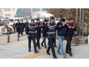 Çalıntı Otomobil İle Mazot Çalan 2 Şüpheli Yakalandı