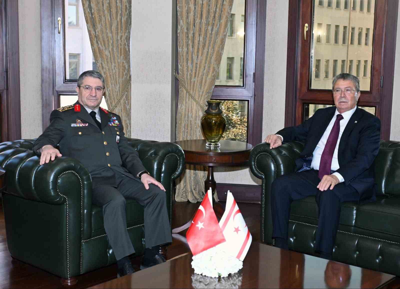 genelkurmay-baskani-bayraktaroglu-kktc-basbakani-ustel-ile-gorustu