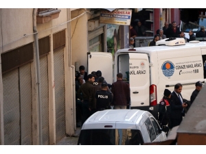 6 Çocuk Annesi Eşini Bıçaklayarak Öldürdü